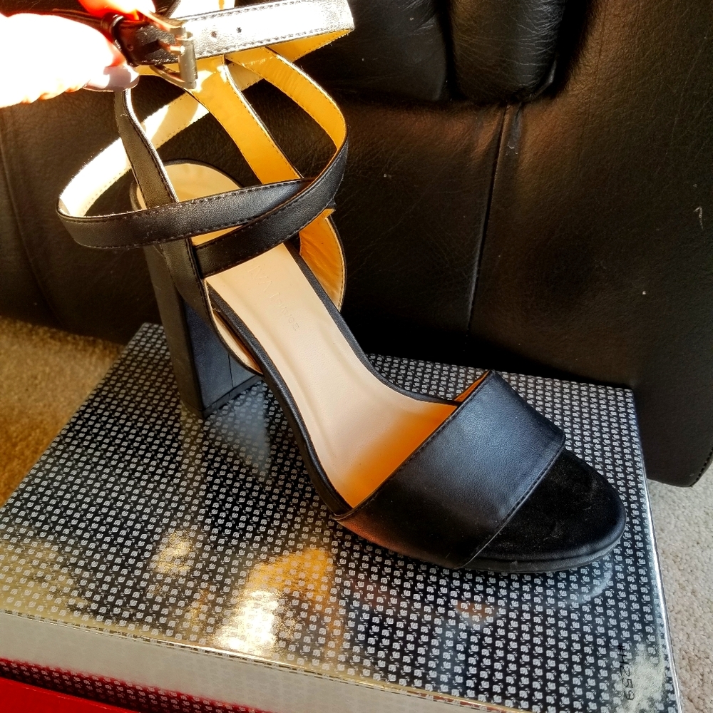 Wild Diva , ankle strap . Cute heels